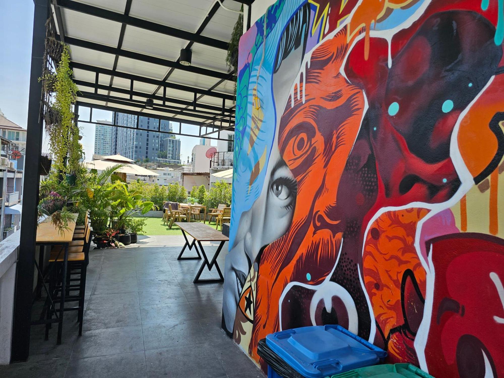 Urban Jungle Hostel Bangkok Eksteriør bilde